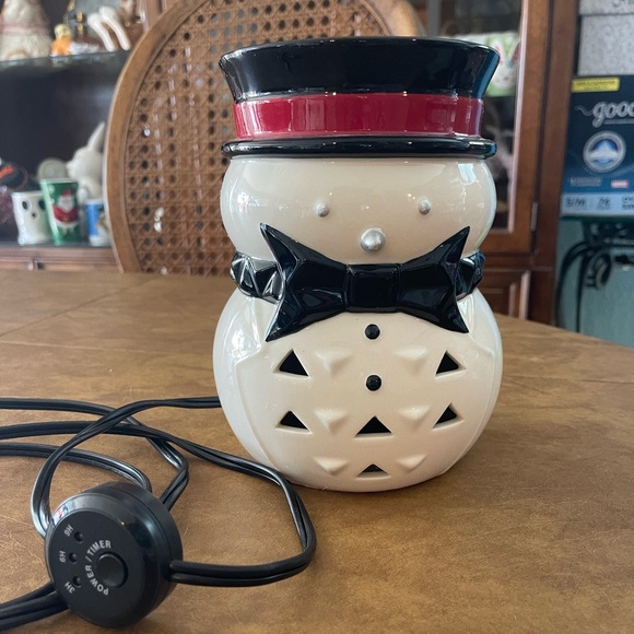 Yankee Candle Other - Yankee Candle Snowman Wax Warmer Timer Button Electric